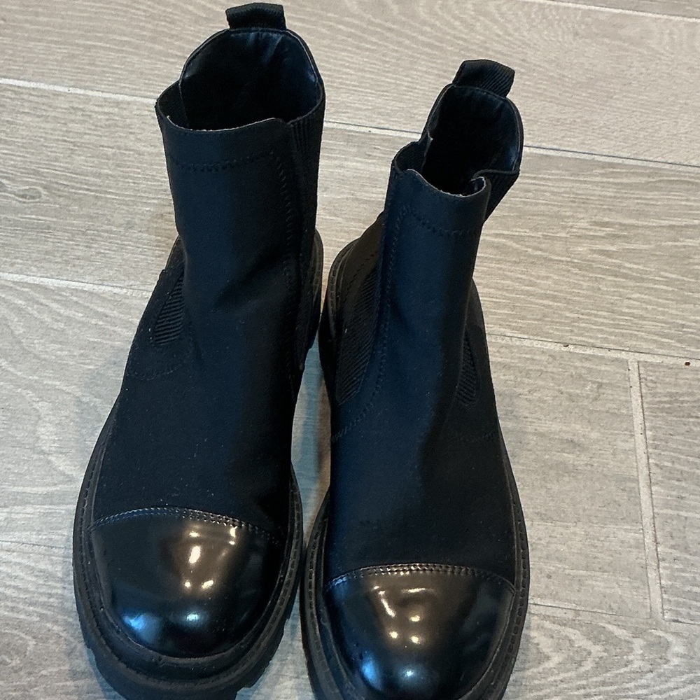 Zara Black Stretch Chelsea Boots with Gloss Toe EU 37 US 6.5